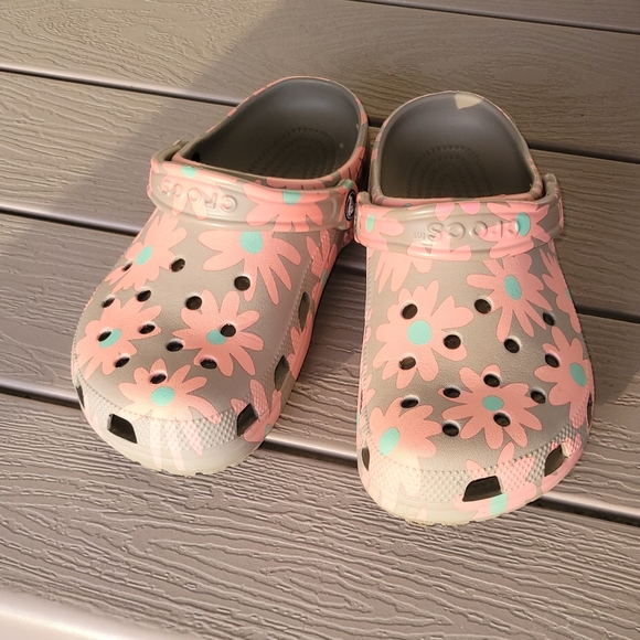 Womens Crocs - Pink and Tan Size 8 - Picture 2 of 7